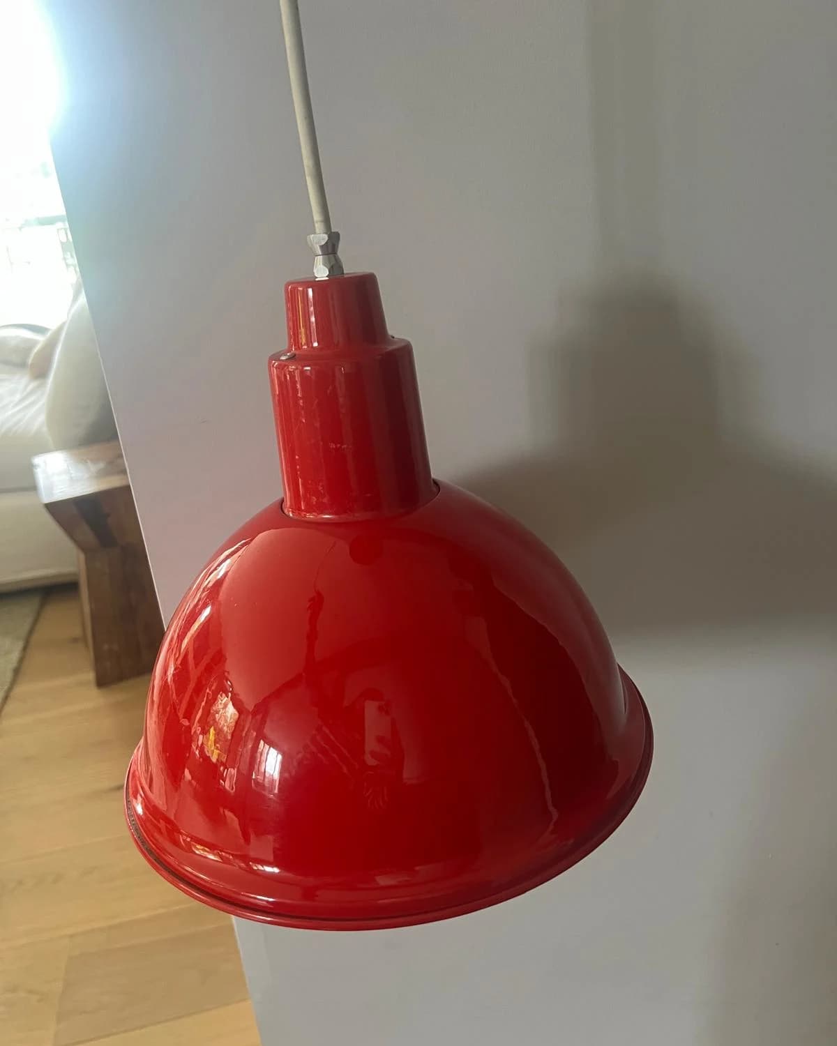 Par de lámparas colgantes roja estilo industrial
